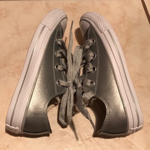 NWT CONVERSE shiny silver sneaker tennis shoes 6.5 - Picture 6 of 16